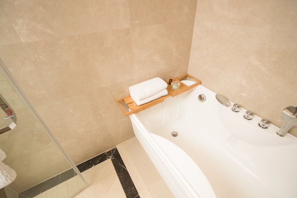 Comfort Suite photo 3