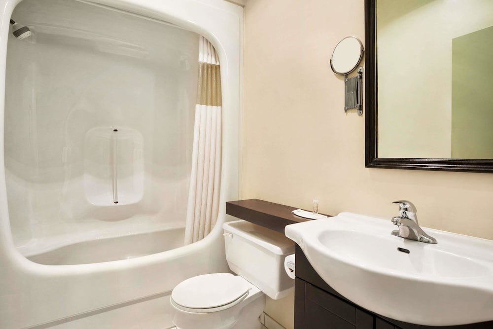Deluxe Room, 1 Bedroom, Non Smoking - Photo 5