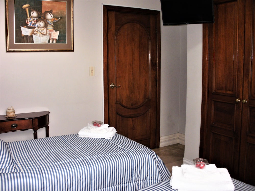 Standard Triple Room, 1 Bedroom, Private Bathroom photo 1