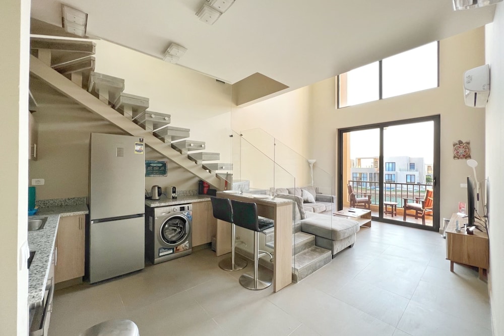Basic Apartment photo 3
