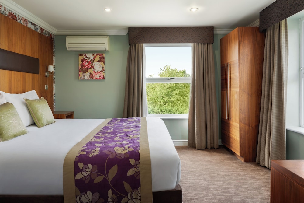 Room, 1 King Bed, Non Smoking - Photo 10