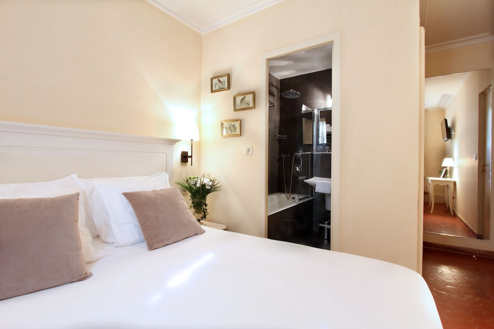 Classic Double Room, 1 Queen Bed, Air conditioning, City View photo 2