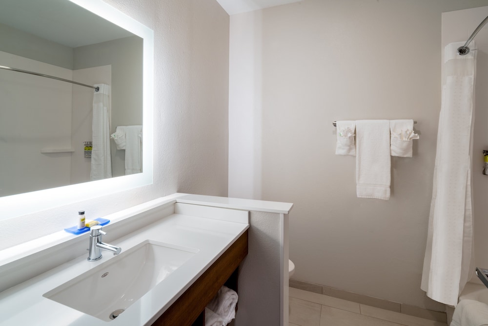 Suite, Multiple Beds - Photo 6