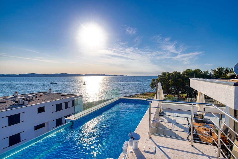 Panoramic Apartment, 3 Bedrooms, Private Pool, Sea View