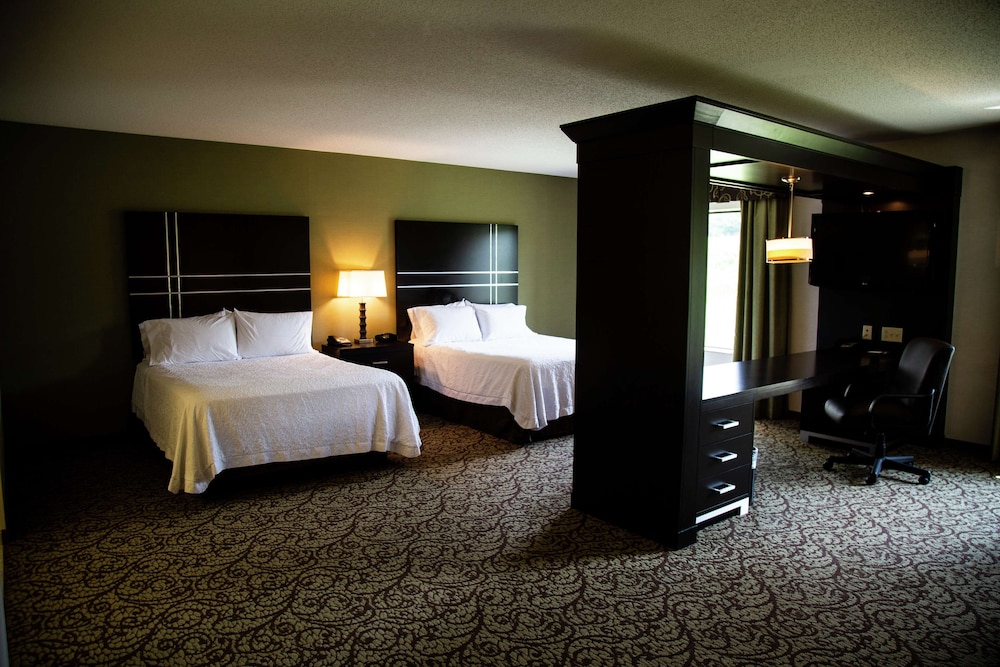 Suite, 2 Queen Beds, Non Smoking - Photo 3