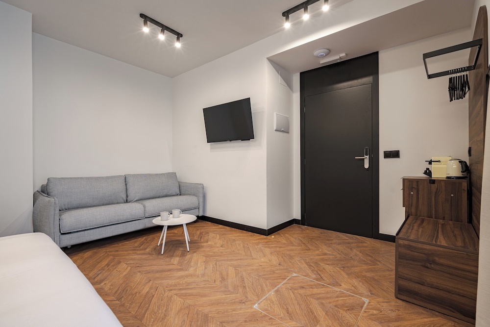 Room, Accessible - Photo 6