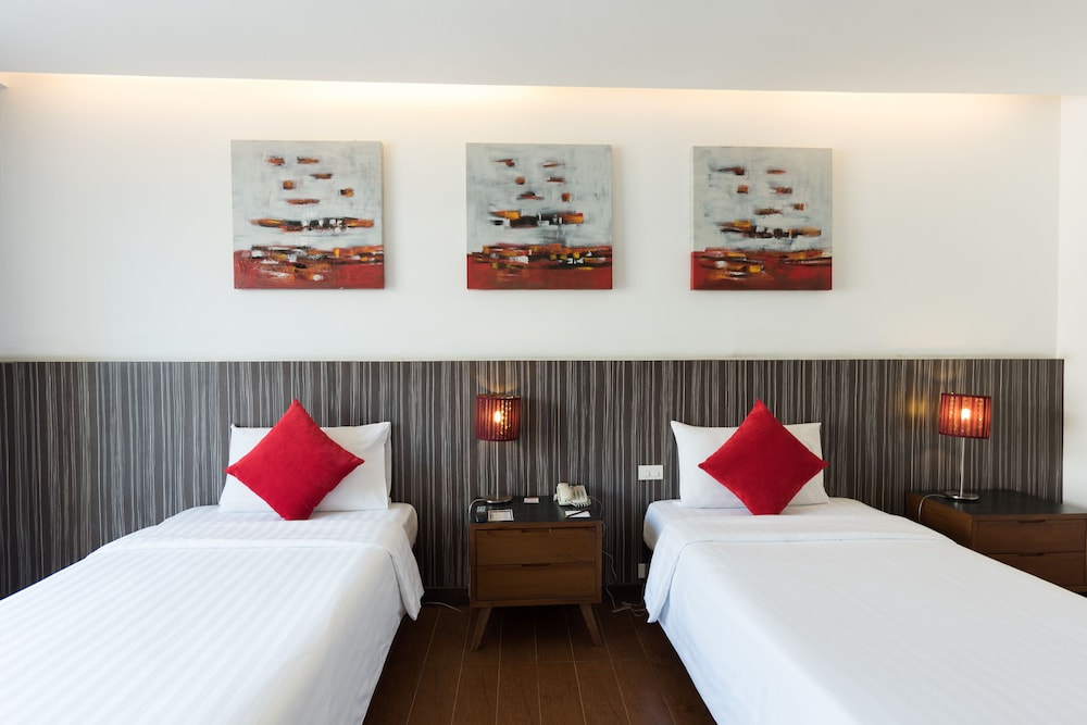 Deluxe Room, 2 Twin Beds, City View - Photo 6
