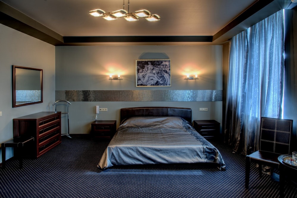 Honeymoon Double Room, Jetted Tub photo 1