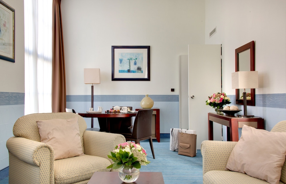 Apartment (Suite)