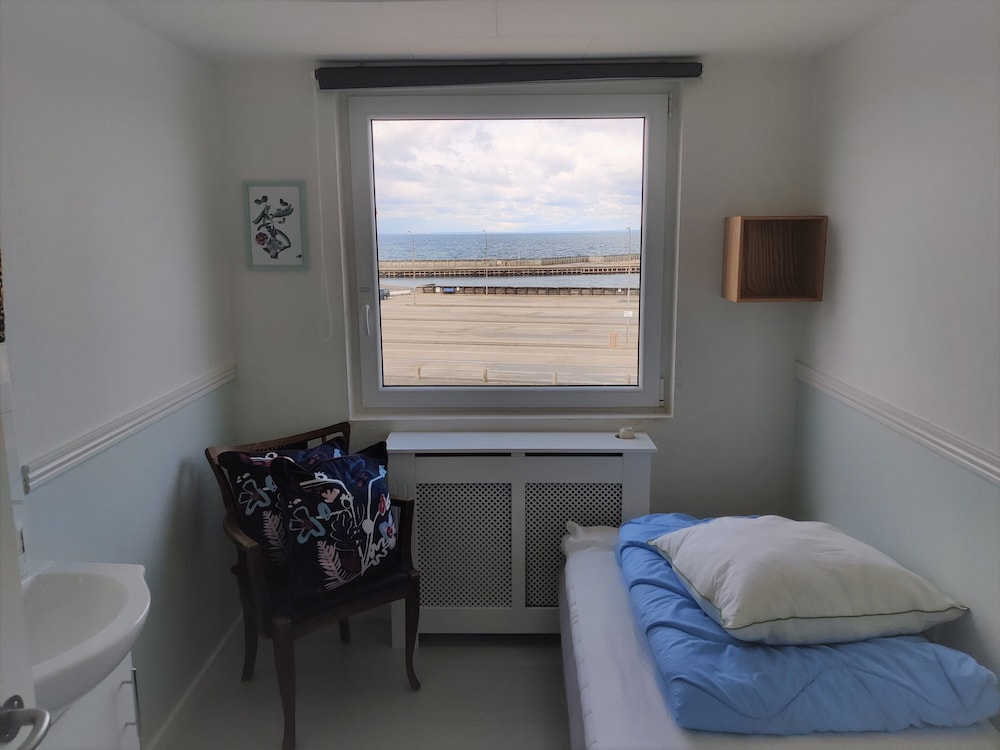 Standard Single Room, 1 Twin Bed, Sea View photo 3