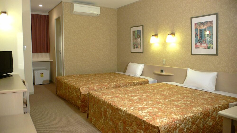 Standard Twin Room, 2 Queen Beds, Non Smoking photo 1