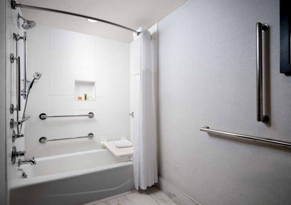 Two Double Beds, Accessible - Photo 6