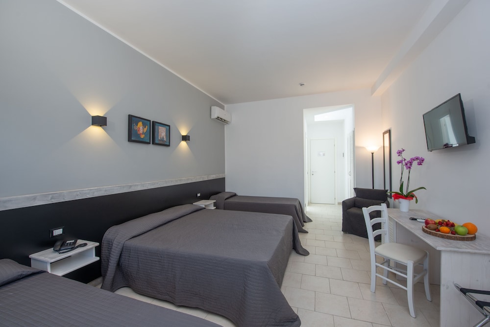 Quadruple Room photo 3