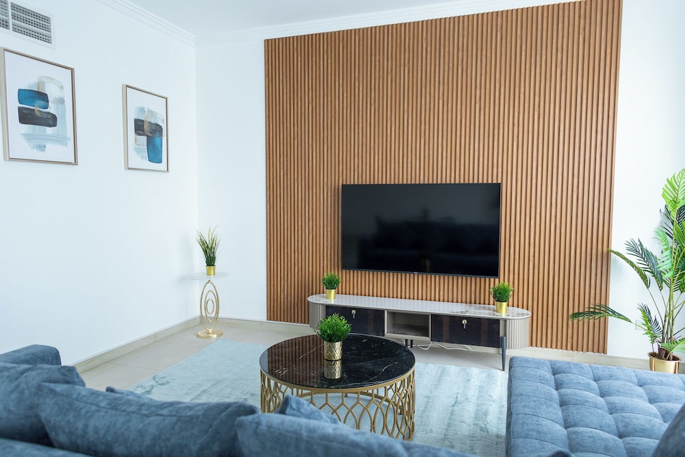 Exclusive Apartment, 2 Bedrooms, Balcony, Sea View photo 2