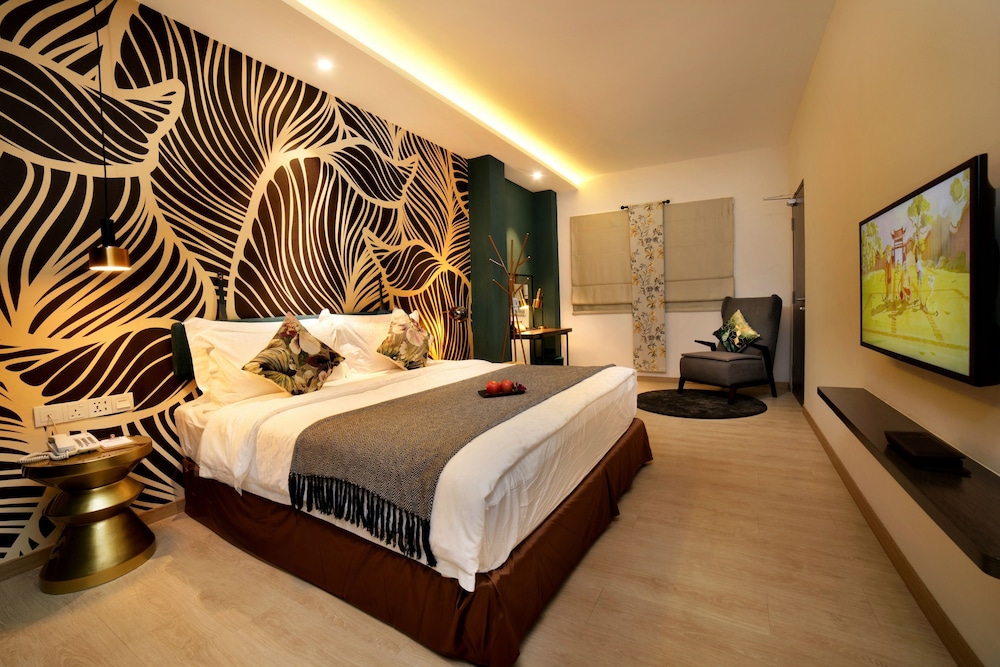 Premier King Room - Photo 1