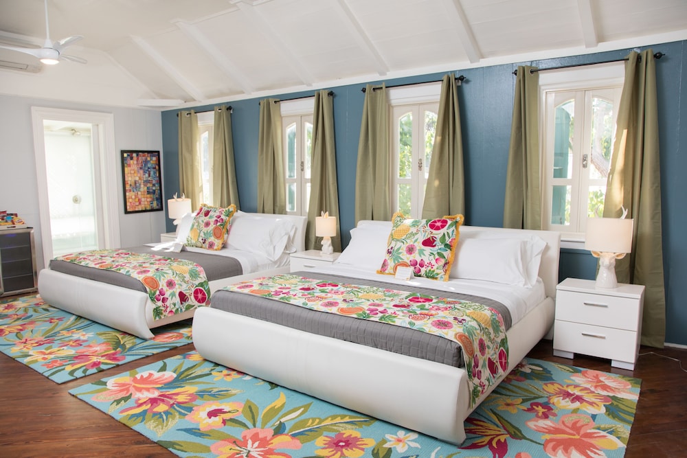 Premium Double Room, Multiple Beds, Kitchenette, Pool View (Murray)