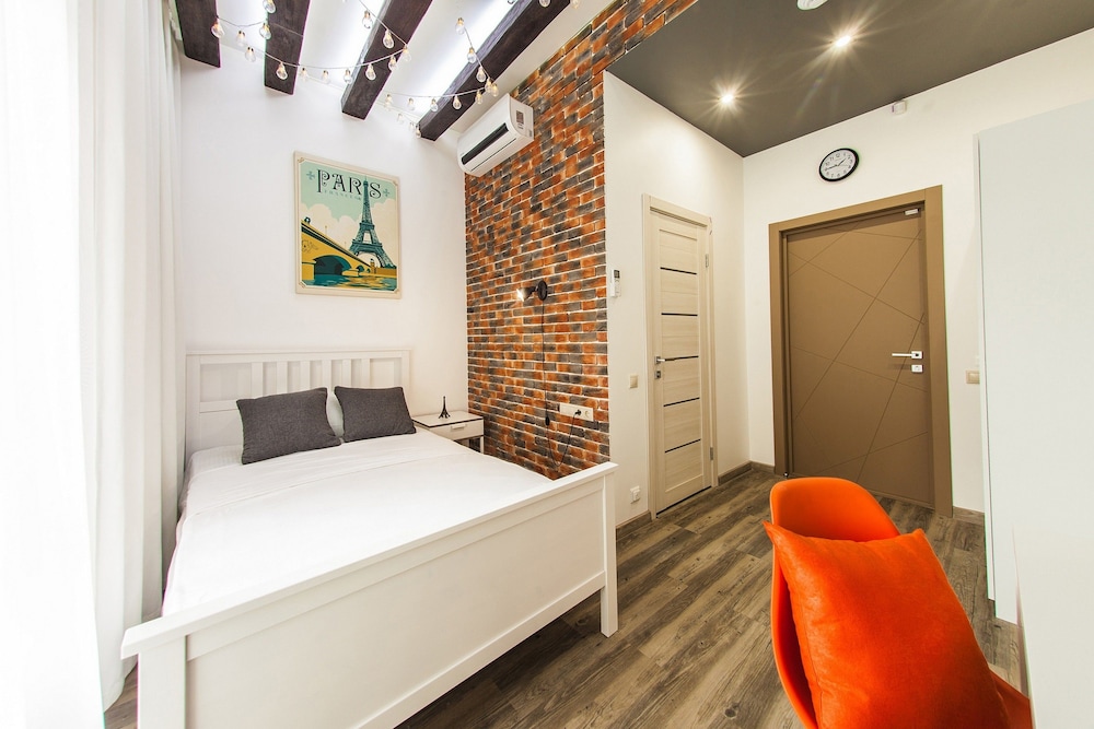Standard Single Room (Paris)