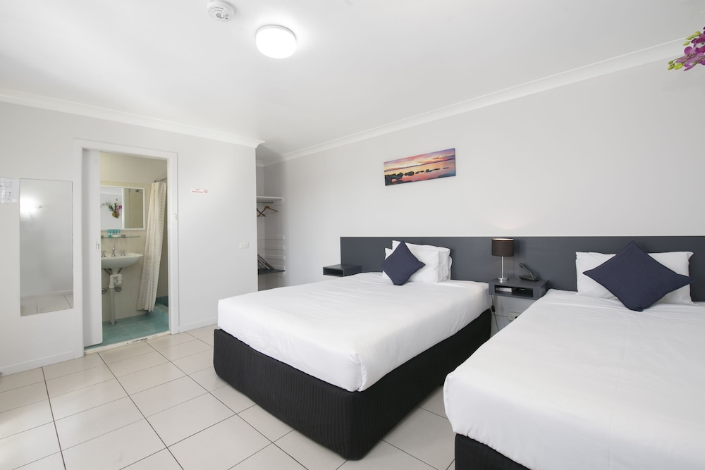 Standard Studio, Non Smoking, Kitchenette (Twin Share) photo 3