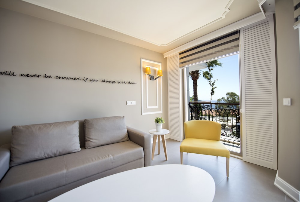 Exclusive Suite, 2 Bedrooms, Kitchen, Sea View photo 3