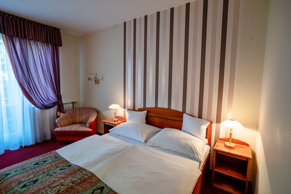 Standard Double Room - Photo 2