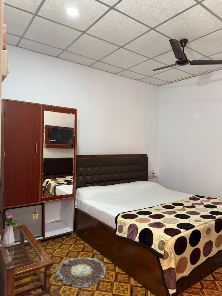 Deluxe Room - Photo 22