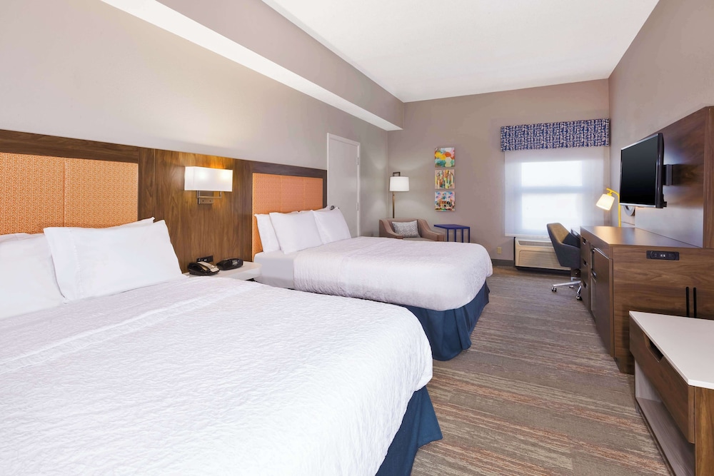 Suite, 2 Queen Beds, Accessible, Bathtub (Mobility & Hearing) - Photo 3