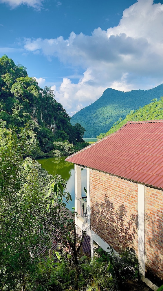 Deluxe Room, Balcony, Lake View