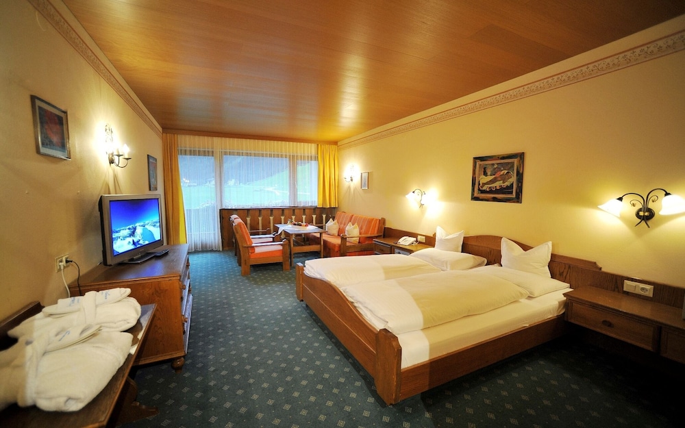 Double Room (Glacier View) photo 1