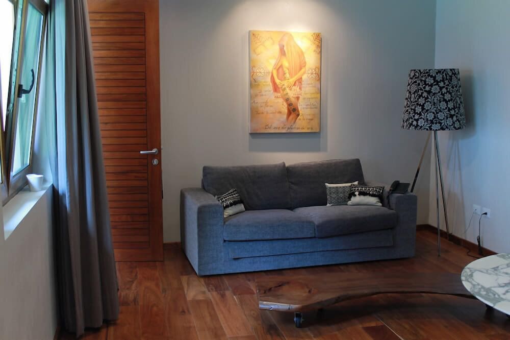 Suite, 1 King Bed (Xochitlajtol) photo 2