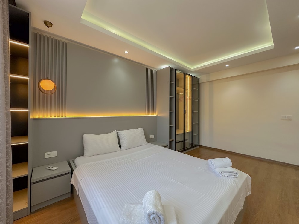 Elite Duplex, 3 Bedrooms, Terrace photo 3
