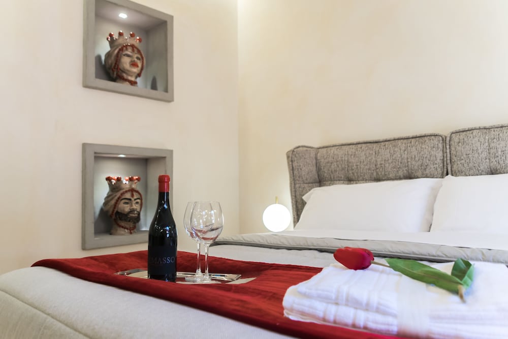 Deluxe Suite - Photo 1