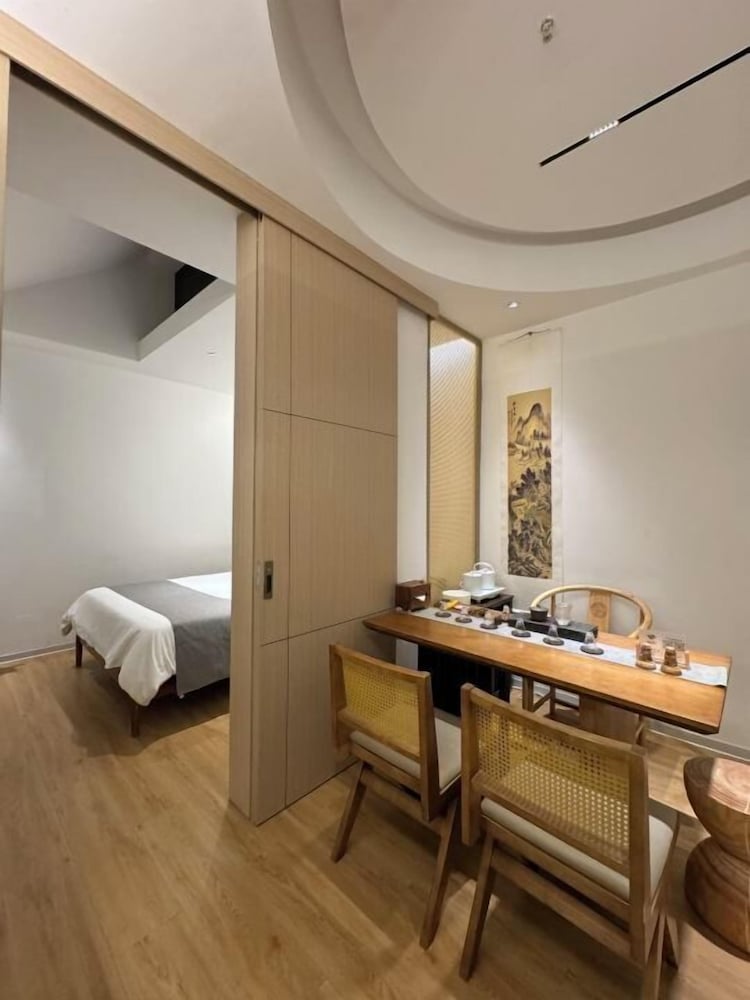 Superior Double Room, Canal View photo 3