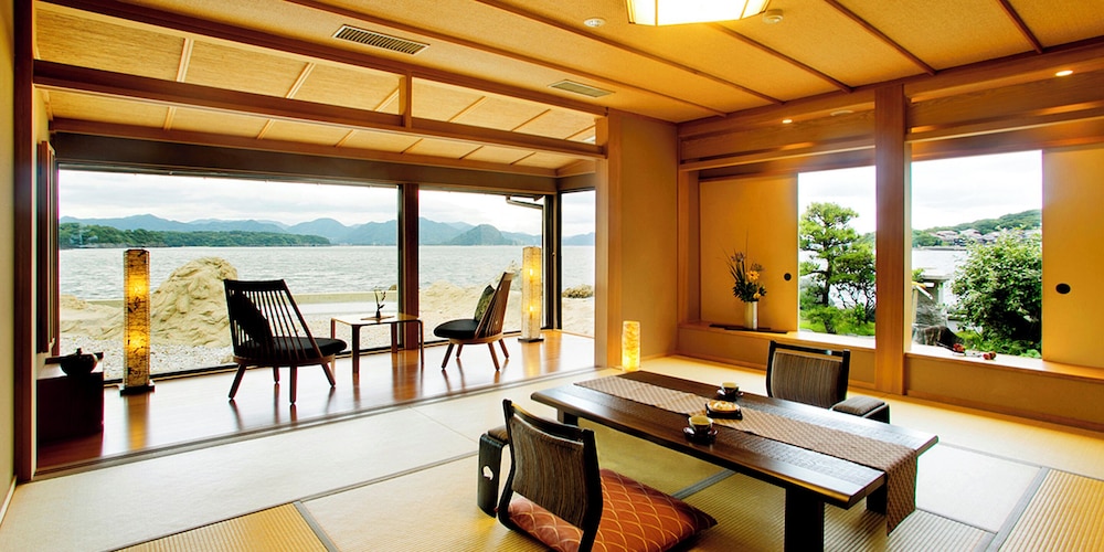 Family Room, Shared Bathroom, Sea Facing