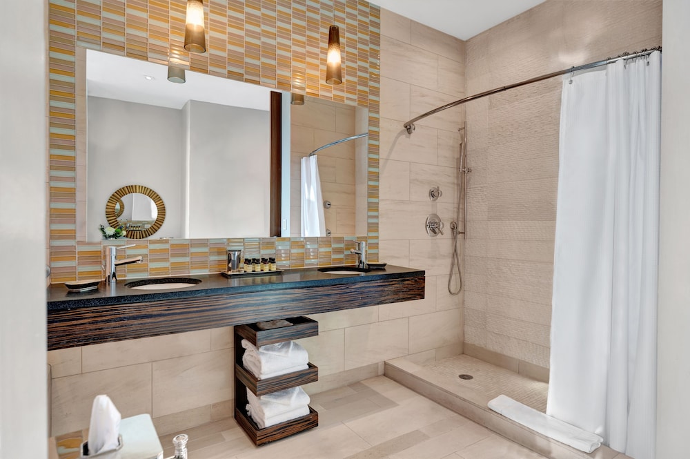 Suite (Heaven Over Hell Penthouse)