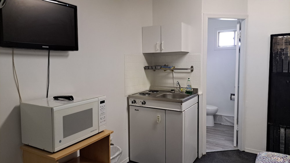 Economy Studio Suite, 1 Double Bed photo 1