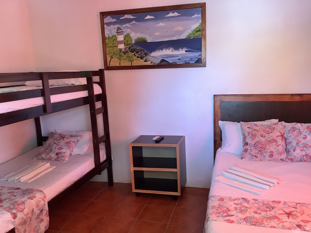 Quadruple Room, Multiple Beds photo 1