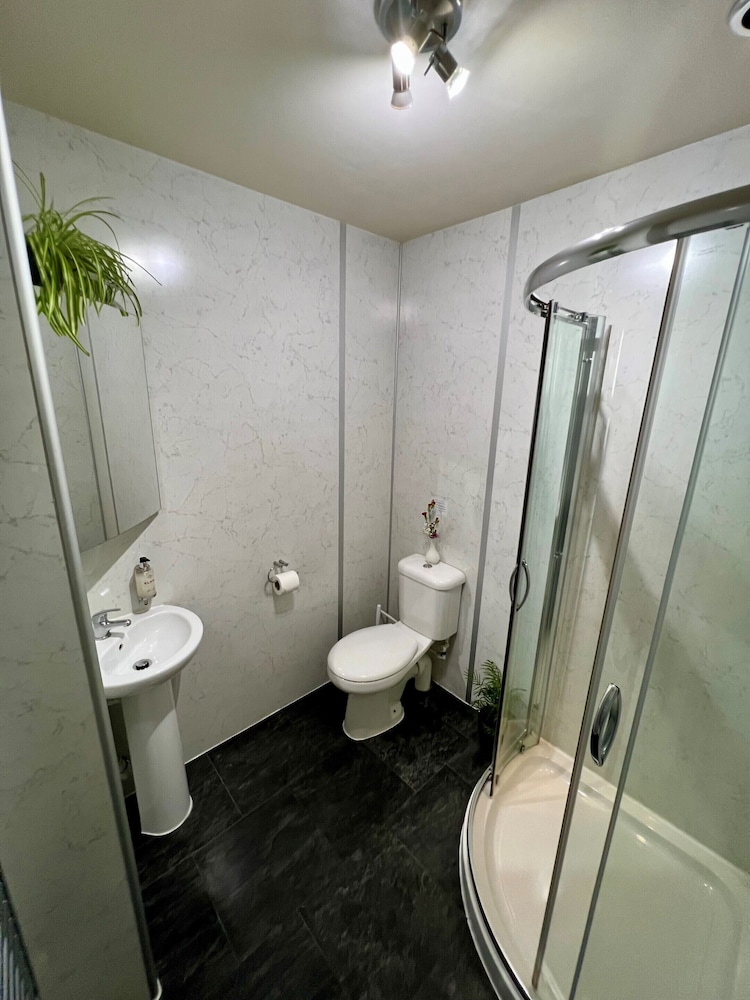 Double Room, Ensuite - Photo 18