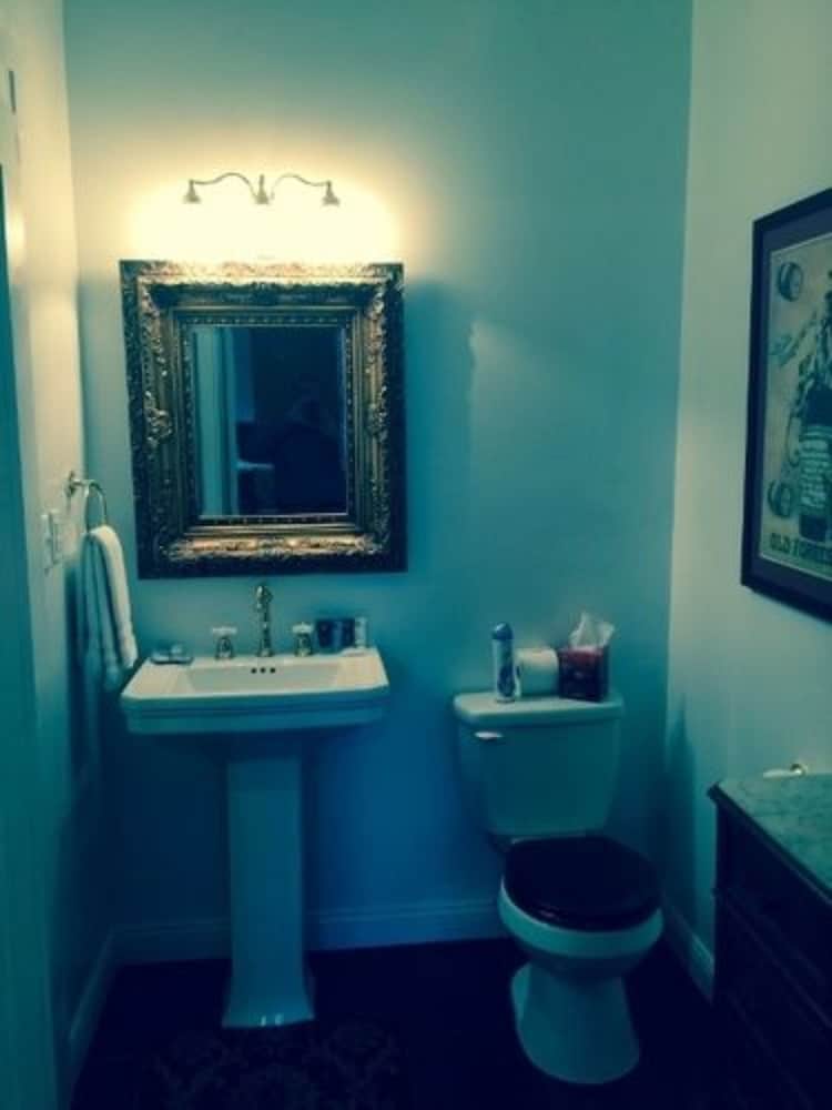 Room, Private Bathroom (Hotty Toddy) photo 3