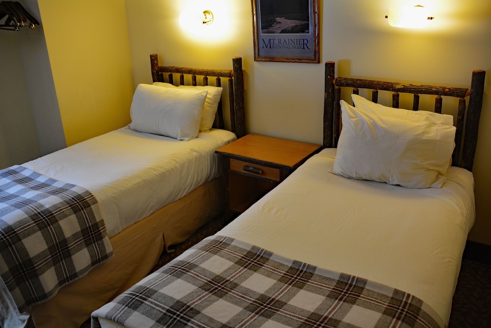 Room, 2 Bedrooms, Private Bathroom photo 3