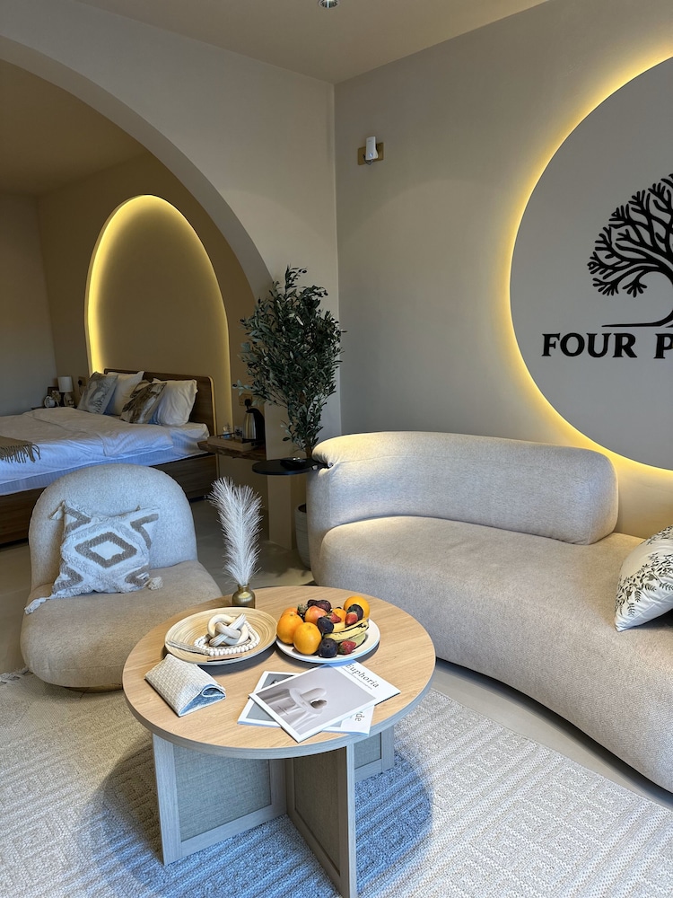 Presidential Suite, Private Pool, Desert View