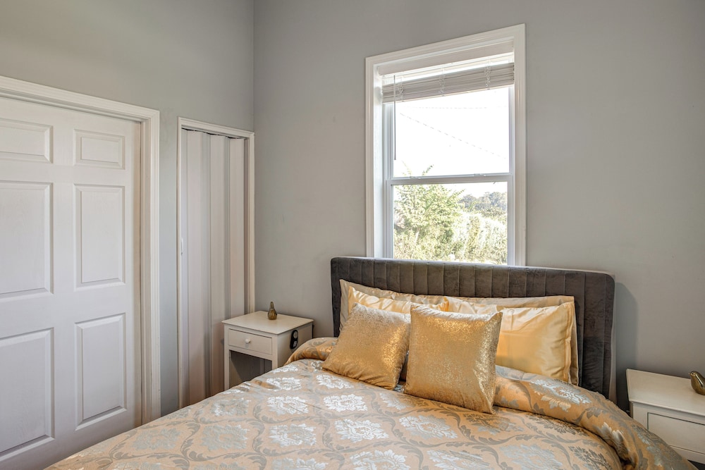 House (2 Bedrooms) photo 2