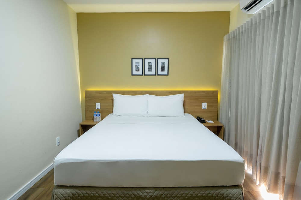 Superior Double Room thumbnail 5