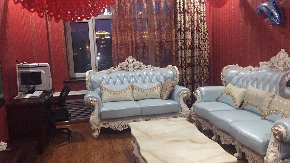 Honeymoon Suite photo 2