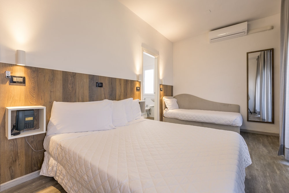 Triple Room, Partial Sea View photo 2