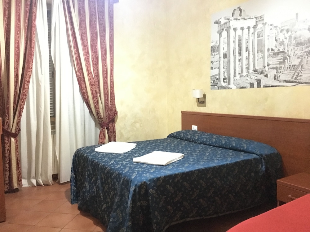 Standard Quadruple Room, Private Bathroom