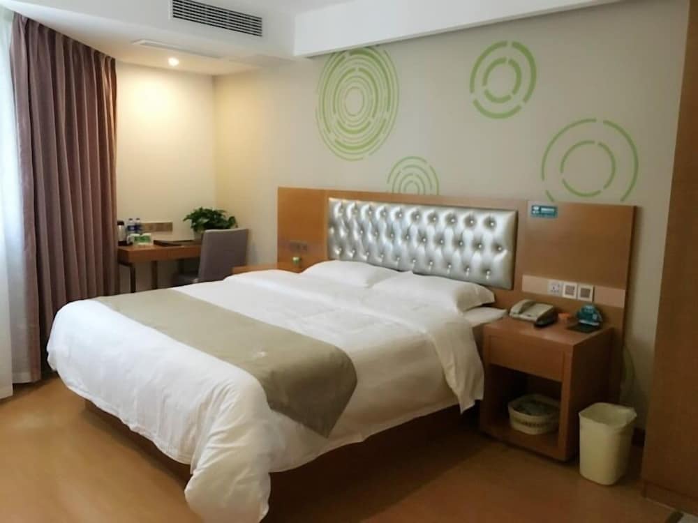 Room, 1 King Bed photo 1