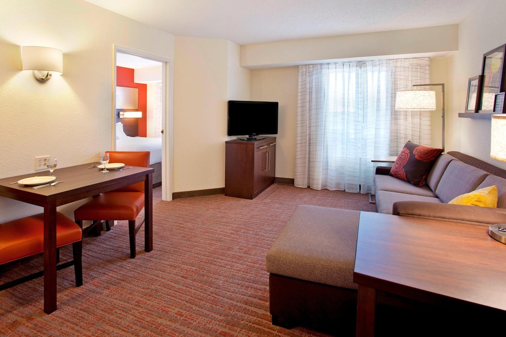 Suite, 1 Bedroom - Photo 7