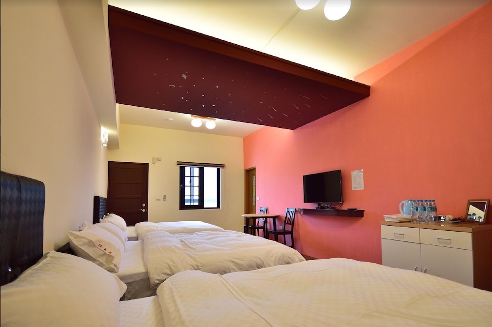 Family Room, 1 Bedroom, Non Smoking, Valley View photo 2