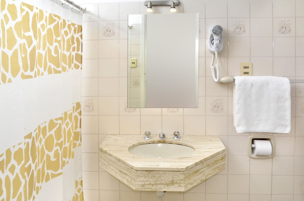 Quadruple Room - Photo 7