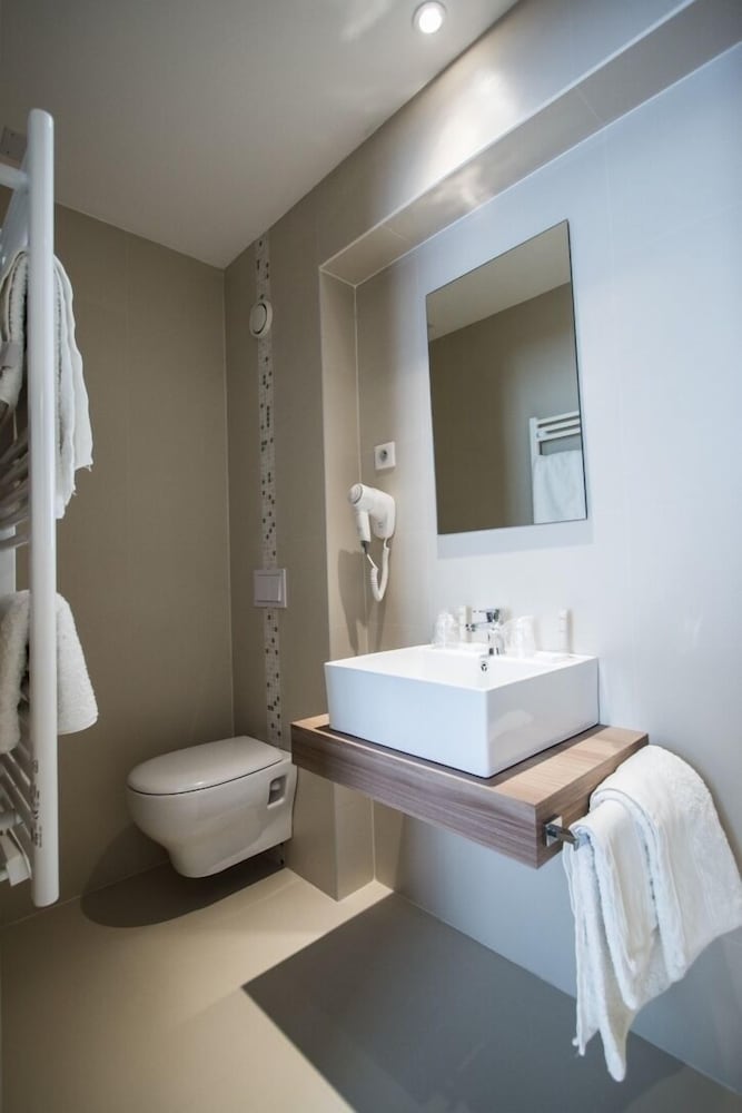 Business Double Room, 1 Double Bed, Non Smoking - Photo 12